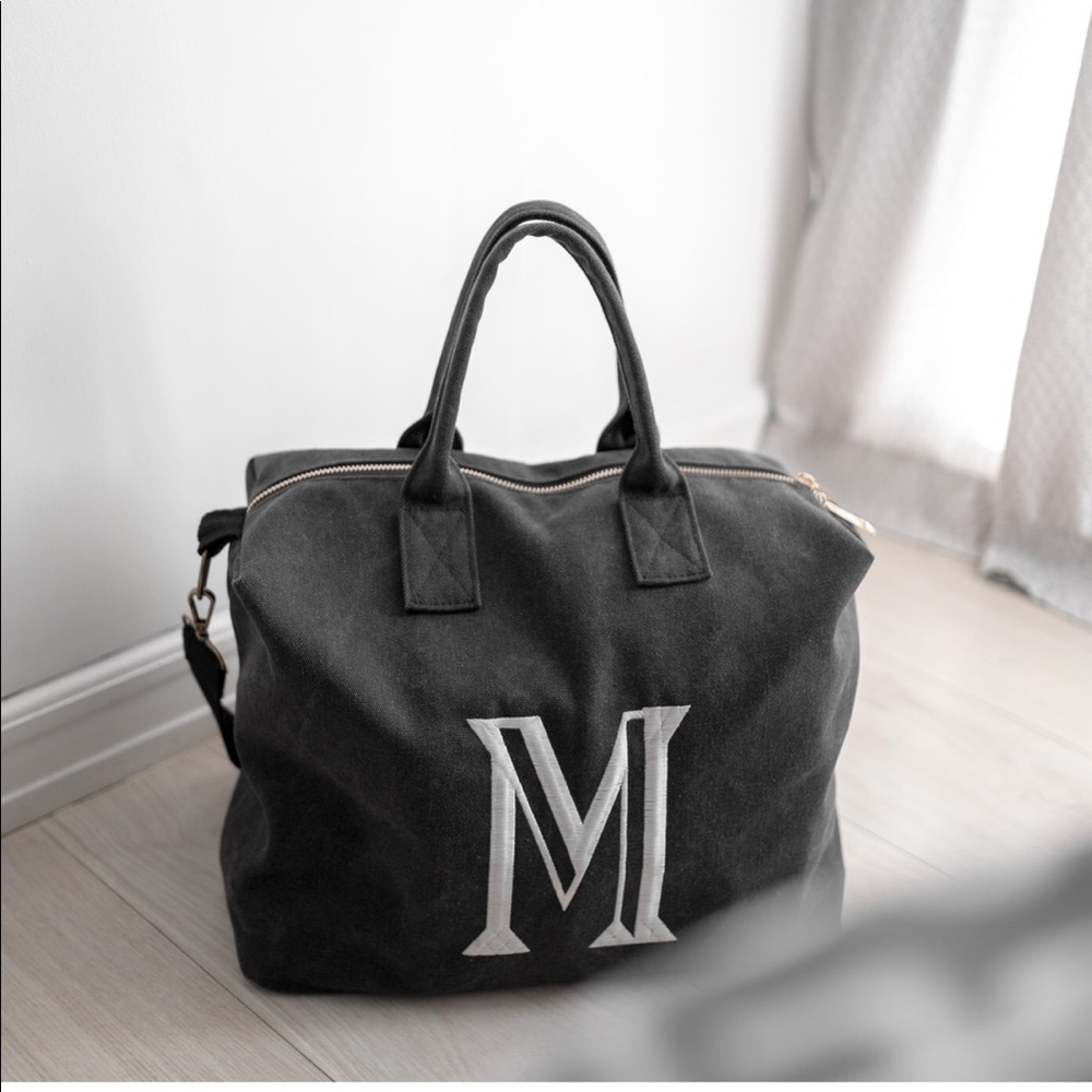 Meet your Posher, Mia